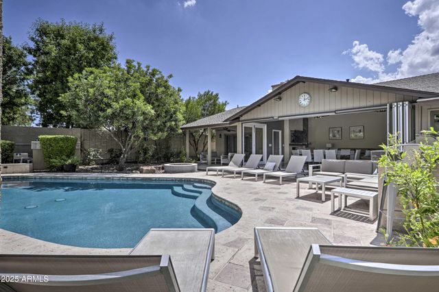 5402 E LAUREL Lane, Scottsdale, AZ 85254