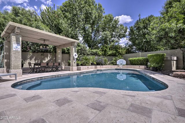 5402 E LAUREL Lane, Scottsdale, AZ 85254