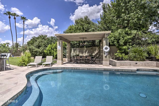 5402 E LAUREL Lane, Scottsdale, AZ 85254