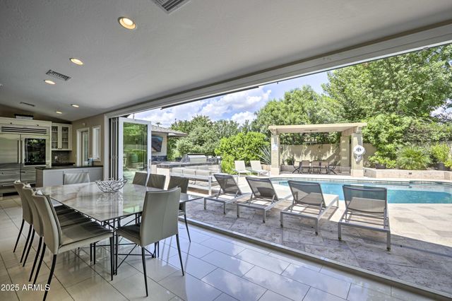 5402 E LAUREL Lane, Scottsdale, AZ 85254