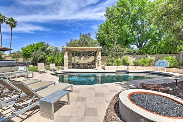 5402 E LAUREL Lane, Scottsdale, AZ 85254