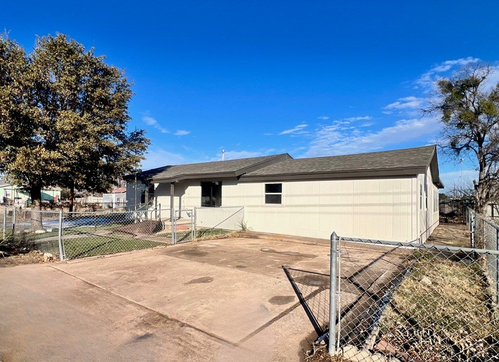 Image 2 of property listing at 2714 Blum St, San Angelo, TX 76903