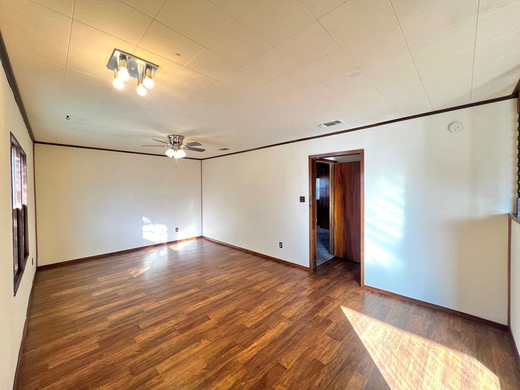 Image 4 of property listing at 2714 Blum St, San Angelo, TX 76903