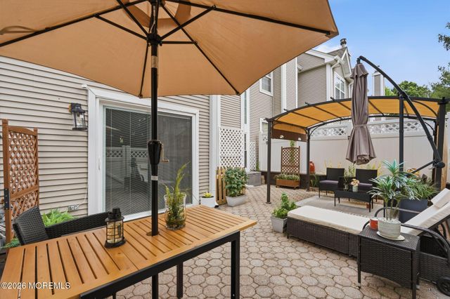28 Dutch Court 272, Holmdel, NJ 07733