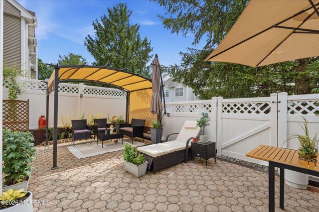 28 Dutch Court 272, Holmdel, NJ 07733