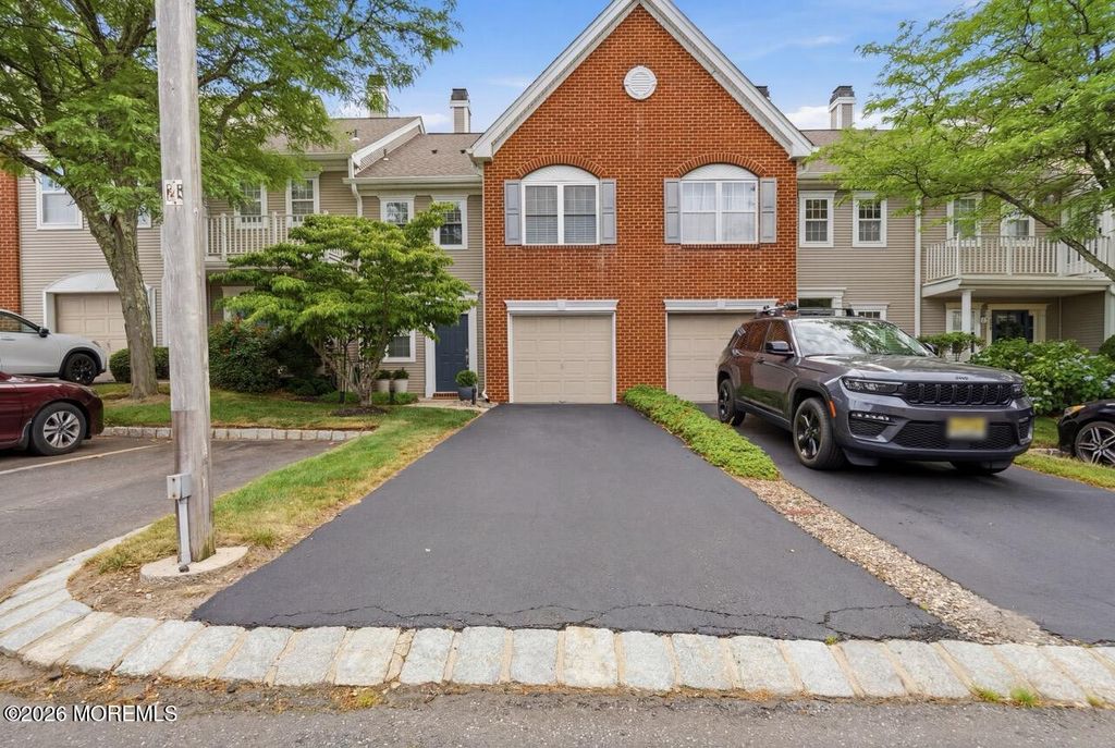 28 Dutch Court 272, Holmdel, NJ 07733