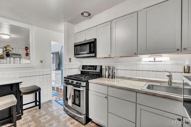 10307 Seaton Drive, St Louis, MO 63137