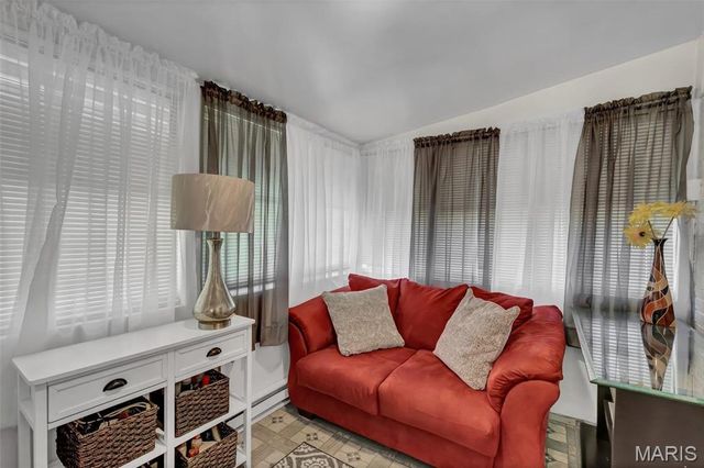 10307 Seaton Drive, St Louis, MO 63137