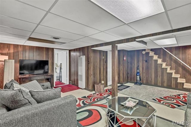 10307 Seaton Drive, St Louis, MO 63137