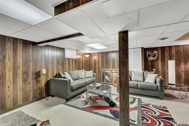 10307 Seaton Drive, St Louis, MO 63137