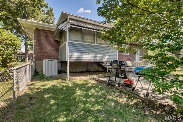 10307 Seaton Drive, St Louis, MO 63137