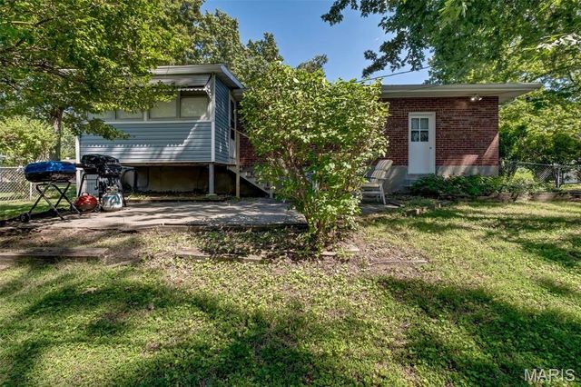 10307 Seaton Drive, St Louis, MO 63137