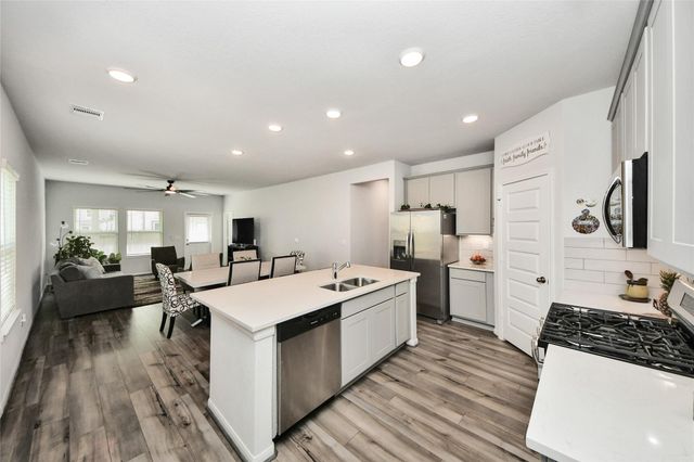 8449 Sweet Cherry Lane, Magnolia, TX 77354