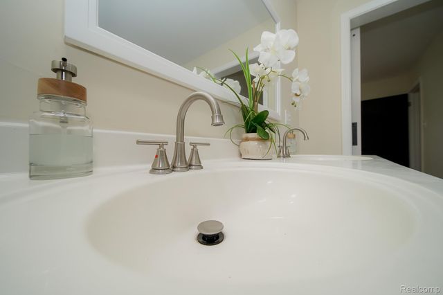 5911 Audubon Road, Detroit, MI 48224