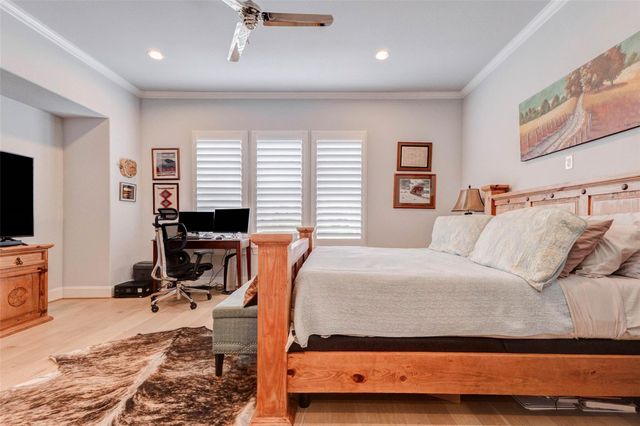 1323 Hunters Meadow Ln, Houston, TX 77055