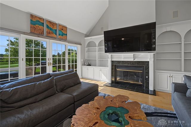 166 Barrington Village Drive, Xenia, OH 45385