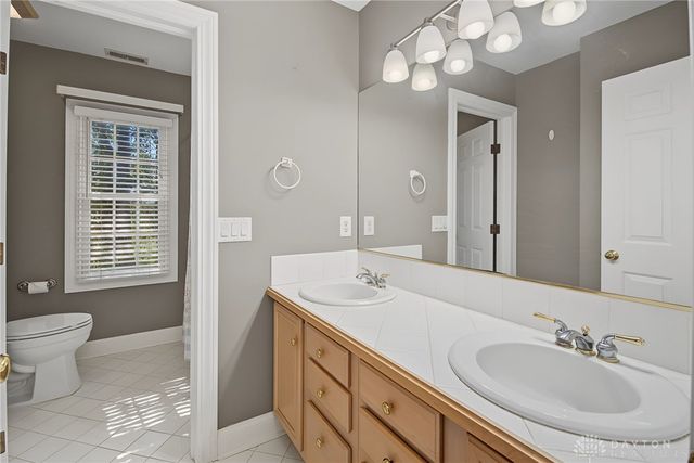166 Barrington Village Drive, Xenia, OH 45385