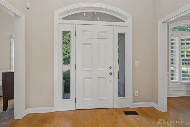 166 Barrington Village Drive, Xenia, OH 45385