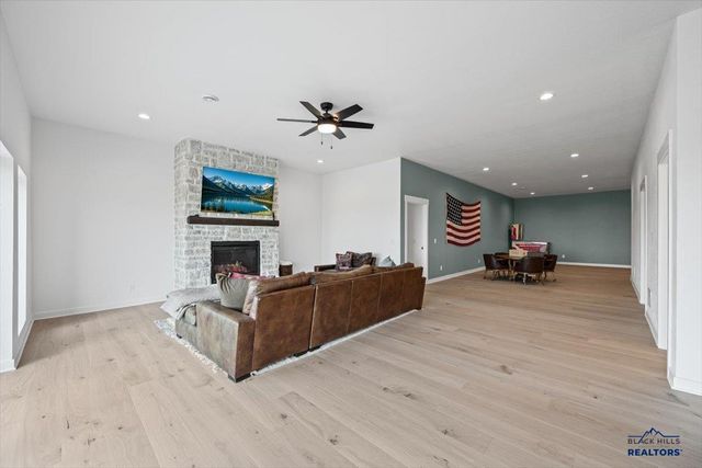 22998 CEDAR BERRY AVE, Spearfish, SD 57783