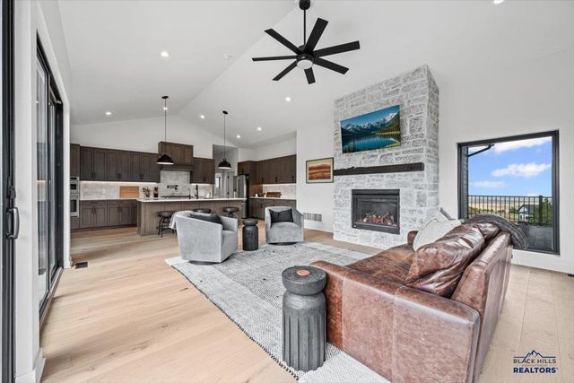 22998 CEDAR BERRY AVE, Spearfish, SD 57783