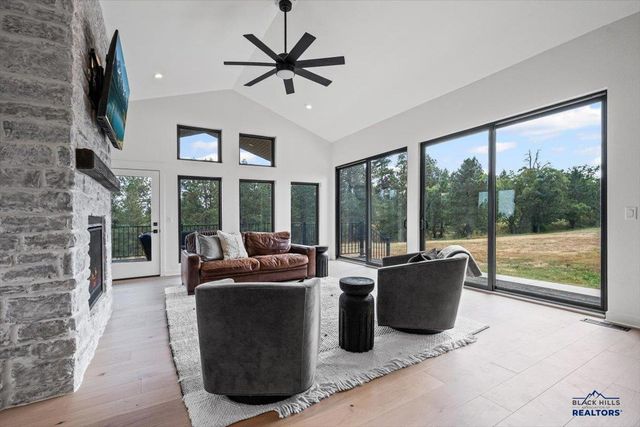 22998 CEDAR BERRY AVE, Spearfish, SD 57783