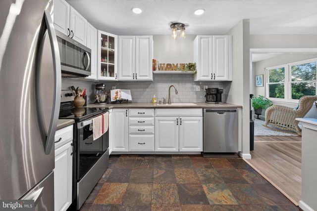 37 CHELSEA PL, Southampton, NJ 08088