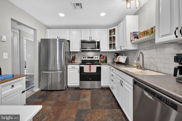 37 CHELSEA PL, Southampton, NJ 08088