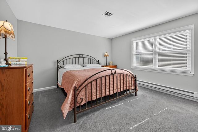 37 CHELSEA PL, Southampton, NJ 08088