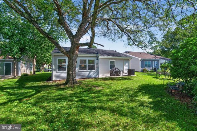 37 CHELSEA PL, Southampton, NJ 08088