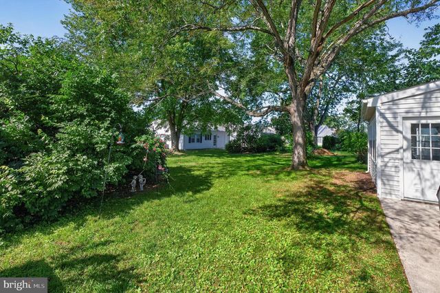 37 CHELSEA PL, Southampton, NJ 08088