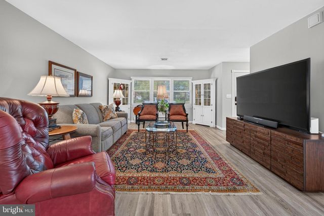 37 CHELSEA PL, Southampton, NJ 08088