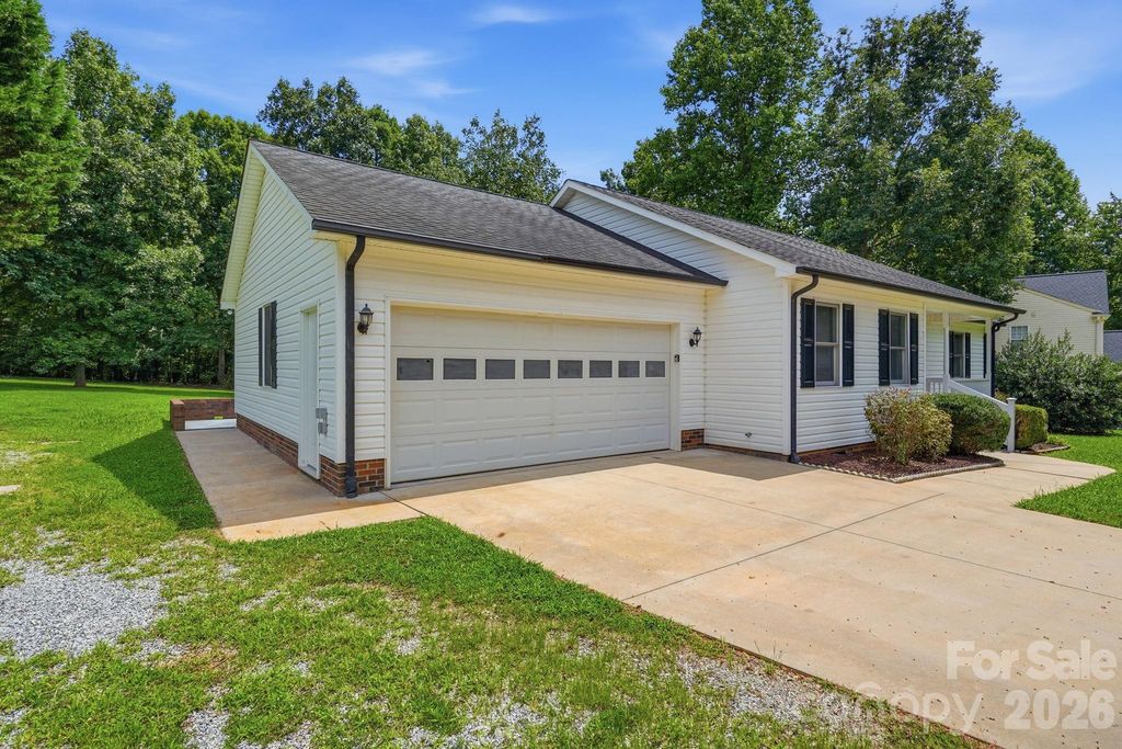 135 Byers Road, Troutman, NC 28166