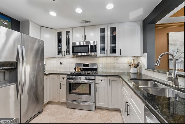 3636 Habersham Road NW 2105, Atlanta, GA 30305