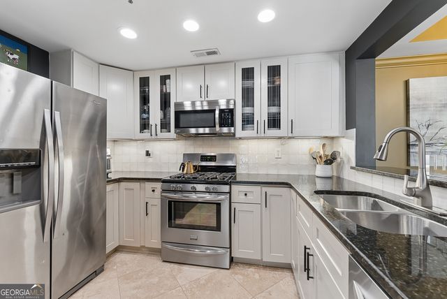 3636 Habersham Road NW 2105, Atlanta, GA 30305