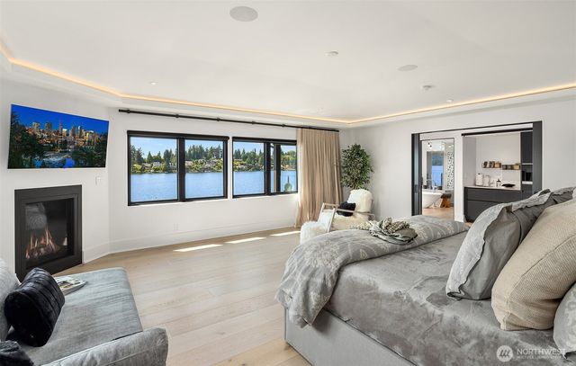 9205 SE Shoreland Drive, Bellevue, WA 98004