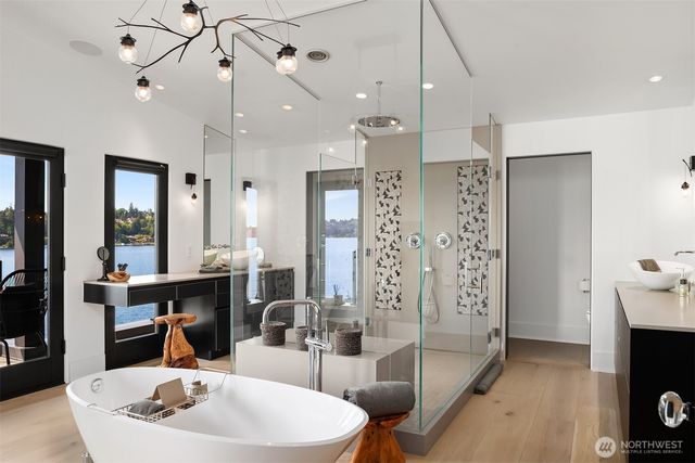 9205 SE Shoreland Drive, Bellevue, WA 98004