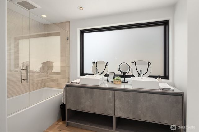 9205 SE Shoreland Drive, Bellevue, WA 98004