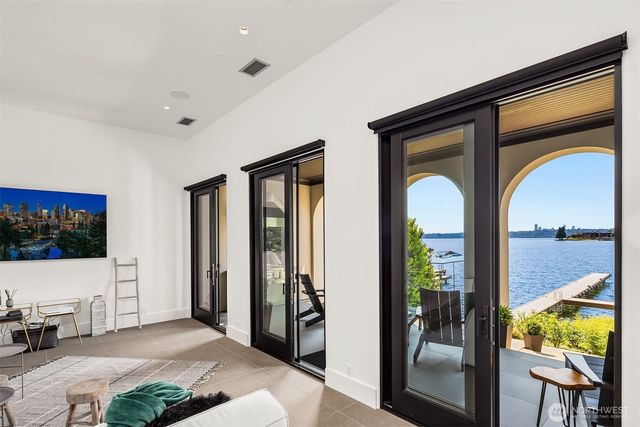 9205 SE Shoreland Drive, Bellevue, WA 98004