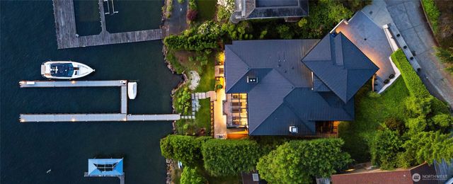 9205 SE Shoreland Drive, Bellevue, WA 98004