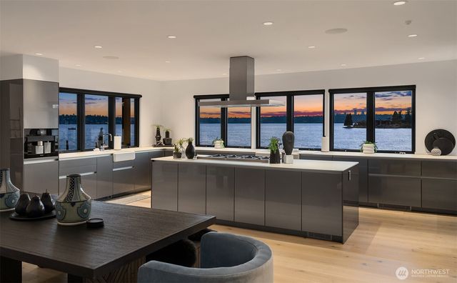 9205 SE Shoreland Drive, Bellevue, WA 98004