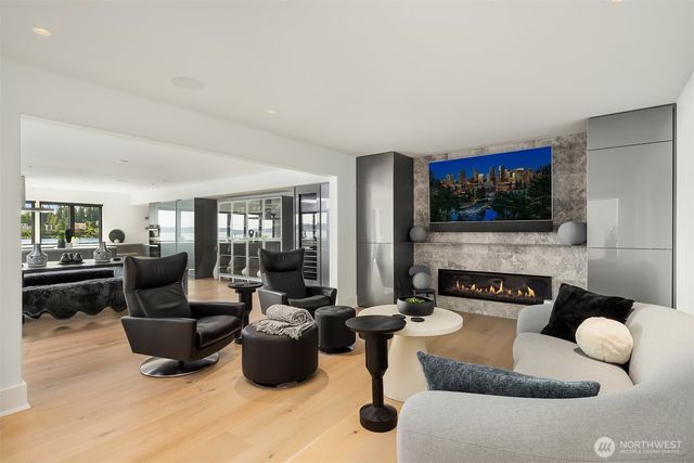 9205 SE Shoreland Drive, Bellevue, WA 98004