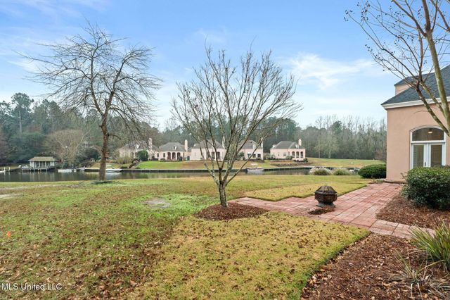 9 N Heron Cove, Hattiesburg, MS 39402