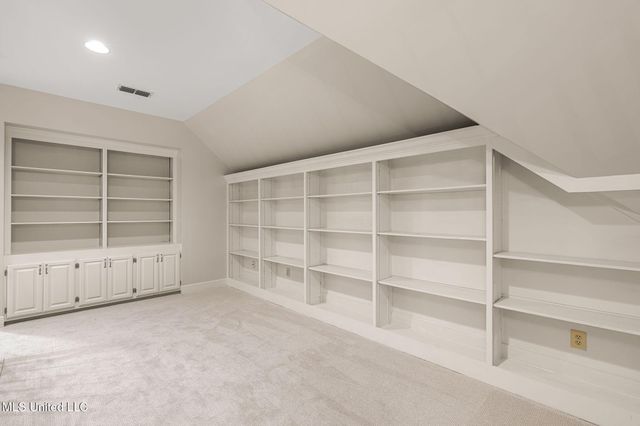 9 N Heron Cove, Hattiesburg, MS 39402