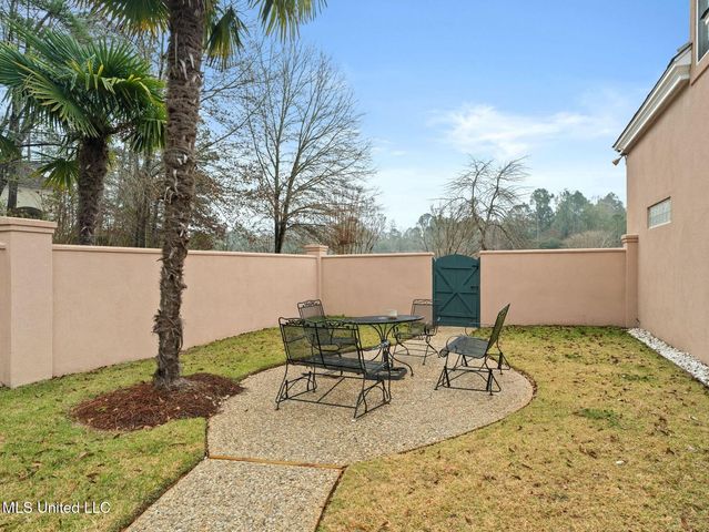 9 N Heron Cove, Hattiesburg, MS 39402