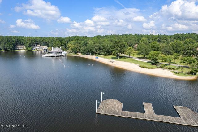 9 N Heron Cove, Hattiesburg, MS 39402