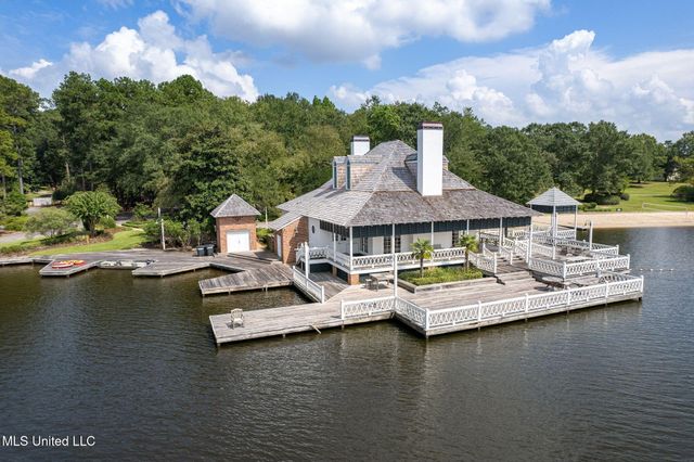 9 N Heron Cove, Hattiesburg, MS 39402