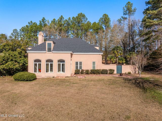 9 N Heron Cove, Hattiesburg, MS 39402