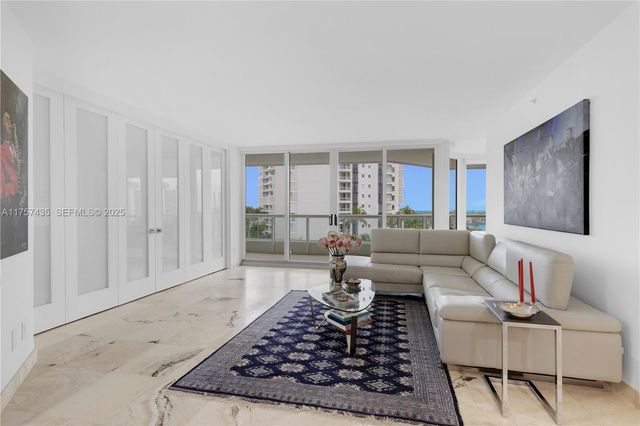 21055 Yacht Club Drive 902, Aventura, FL 33180