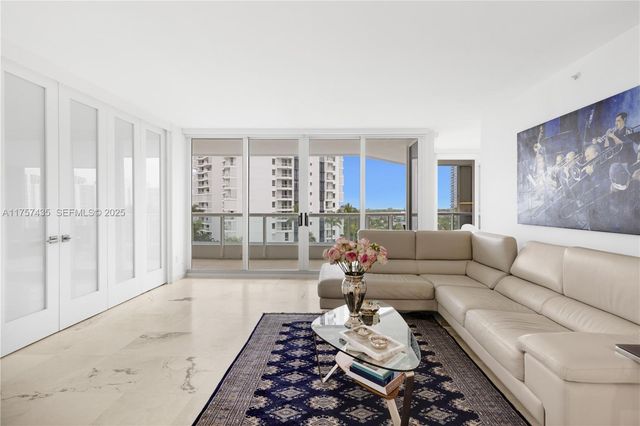 21055 Yacht Club Drive 902, Aventura, FL 33180