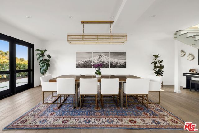 15438 Mulholland Drive, Los Angeles, CA 90077